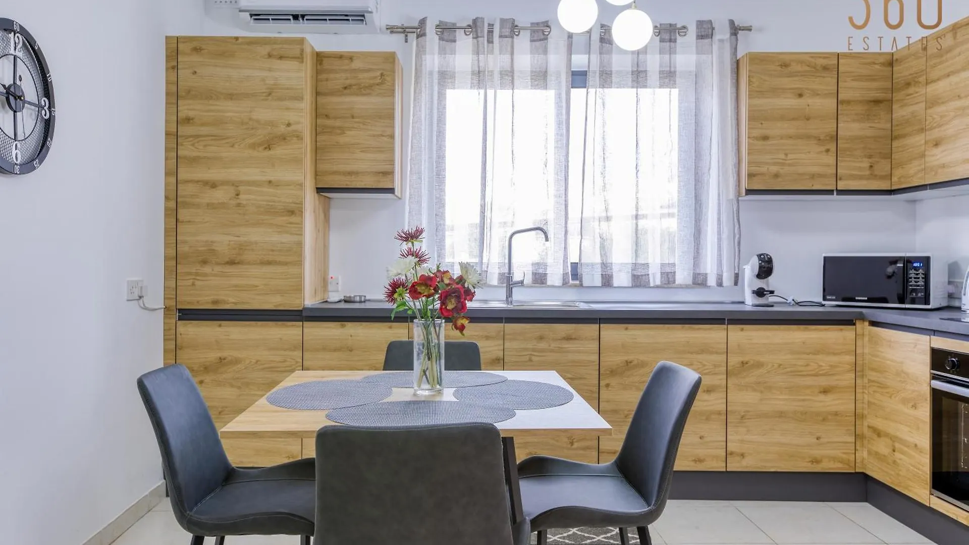 Modern Apartment With Sofabed & Balcony In Gzira By 360 Estates